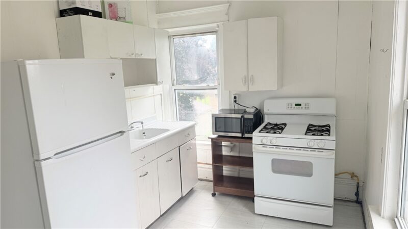 1214 E Washington St — photo 4