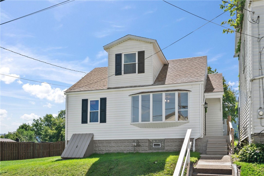 666 EWING STREET — photo 1