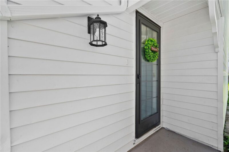 666 EWING STREET — photo 3