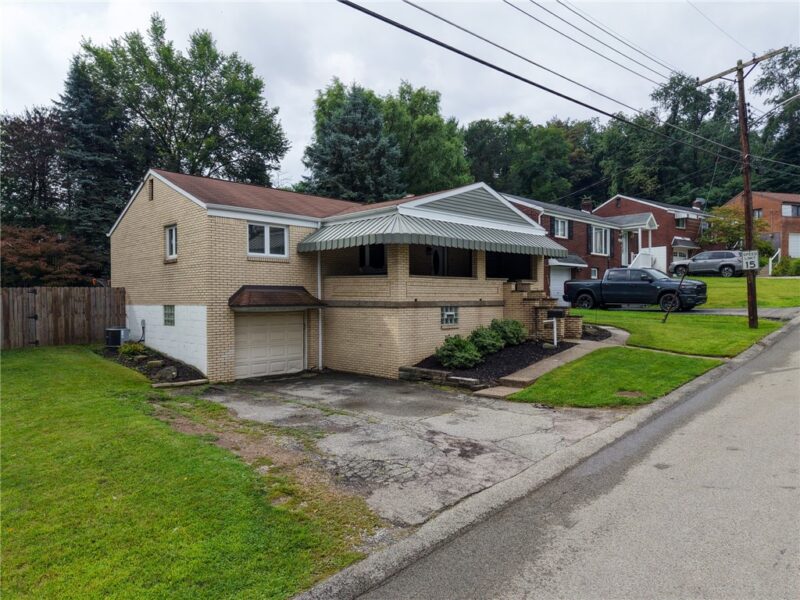 1405 Overdale Dr — photo 2