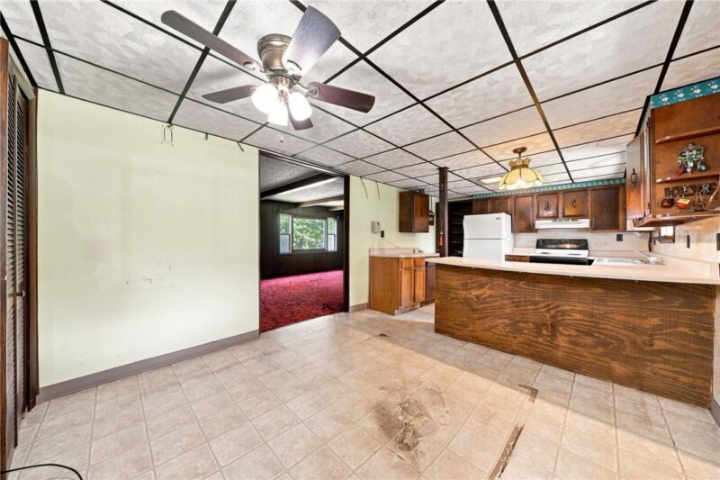 8491 Liberty Ave — photo 4