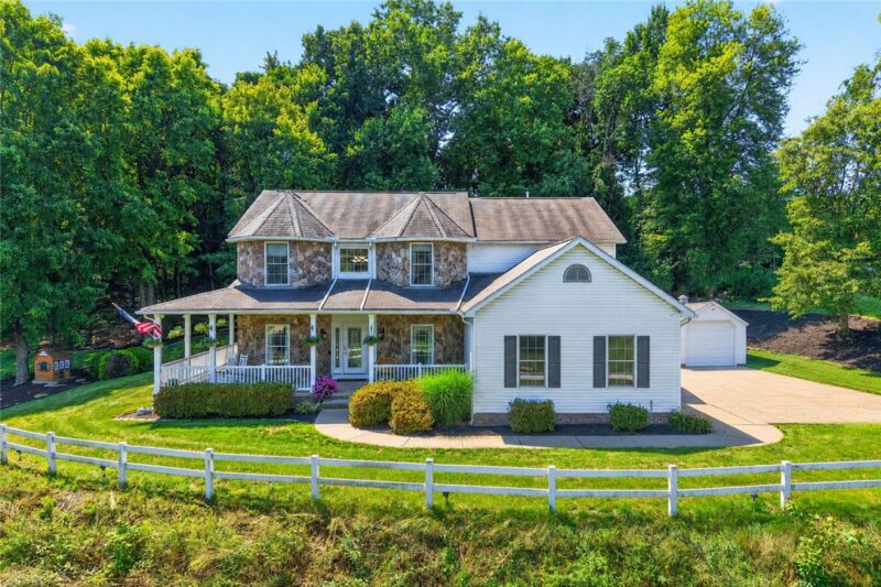 135 Hall Rd — photo 3