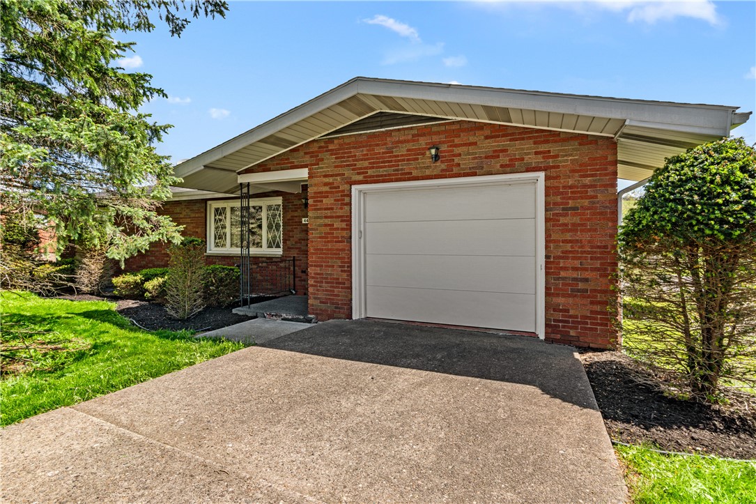 449 Belrose Dr — photo 1