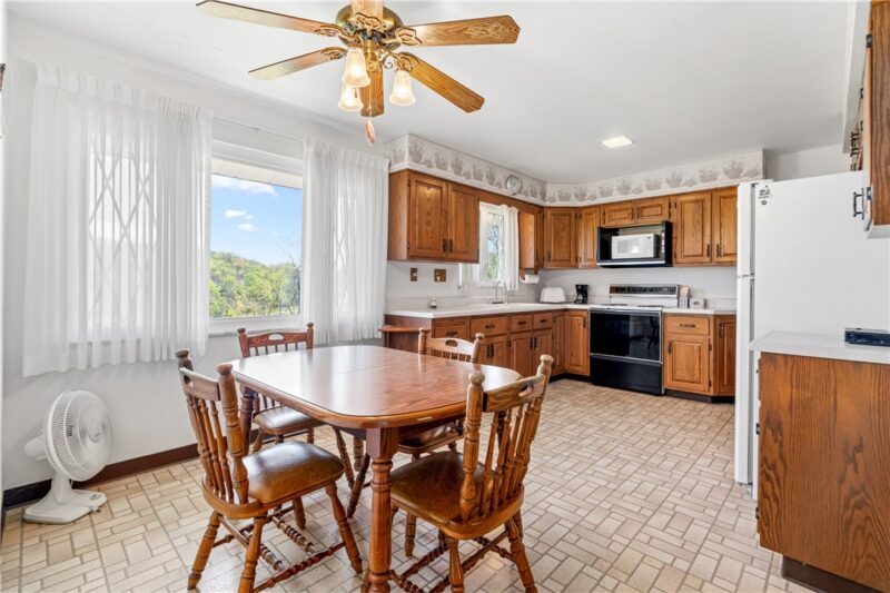 449 Belrose Dr — photo 5