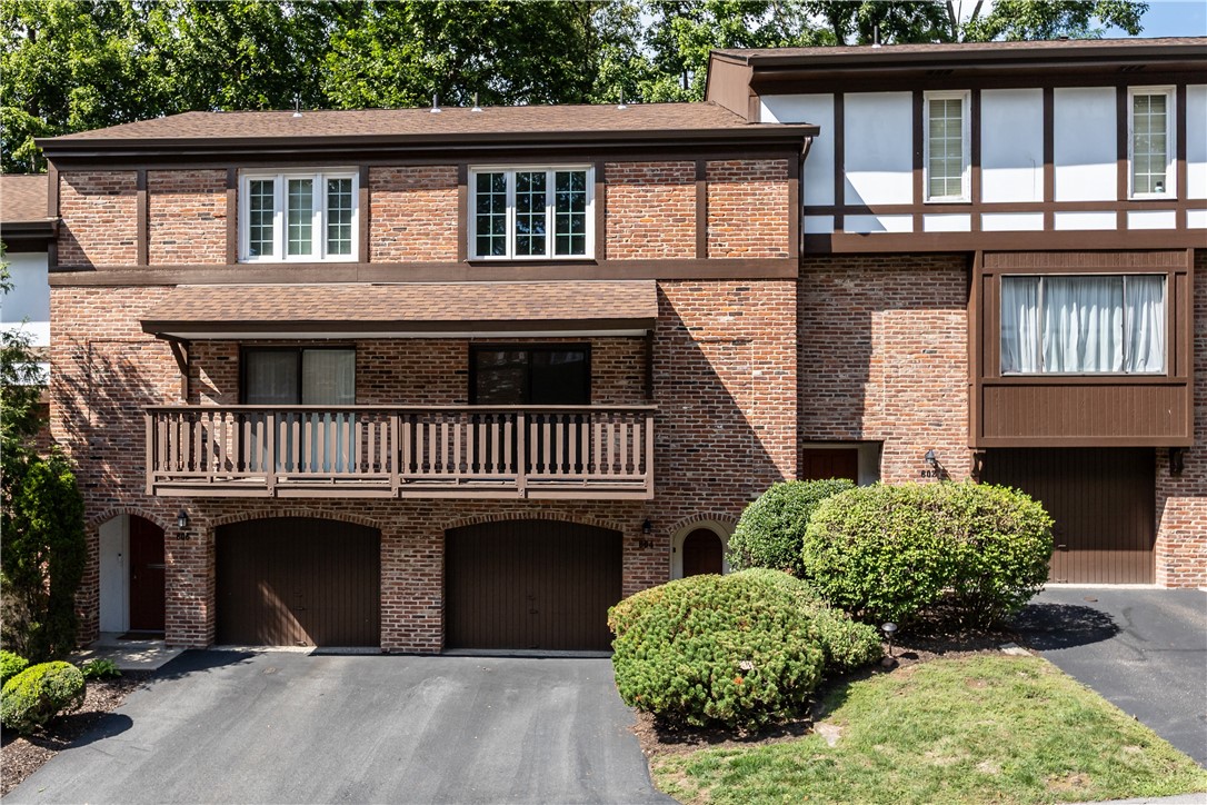 604 Maplewood Ct — photo 1
