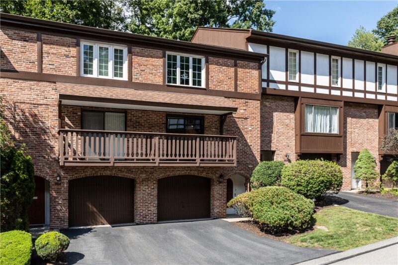 604 Maplewood Ct — photo 2