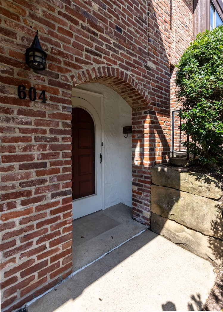 604 Maplewood Ct — photo 3
