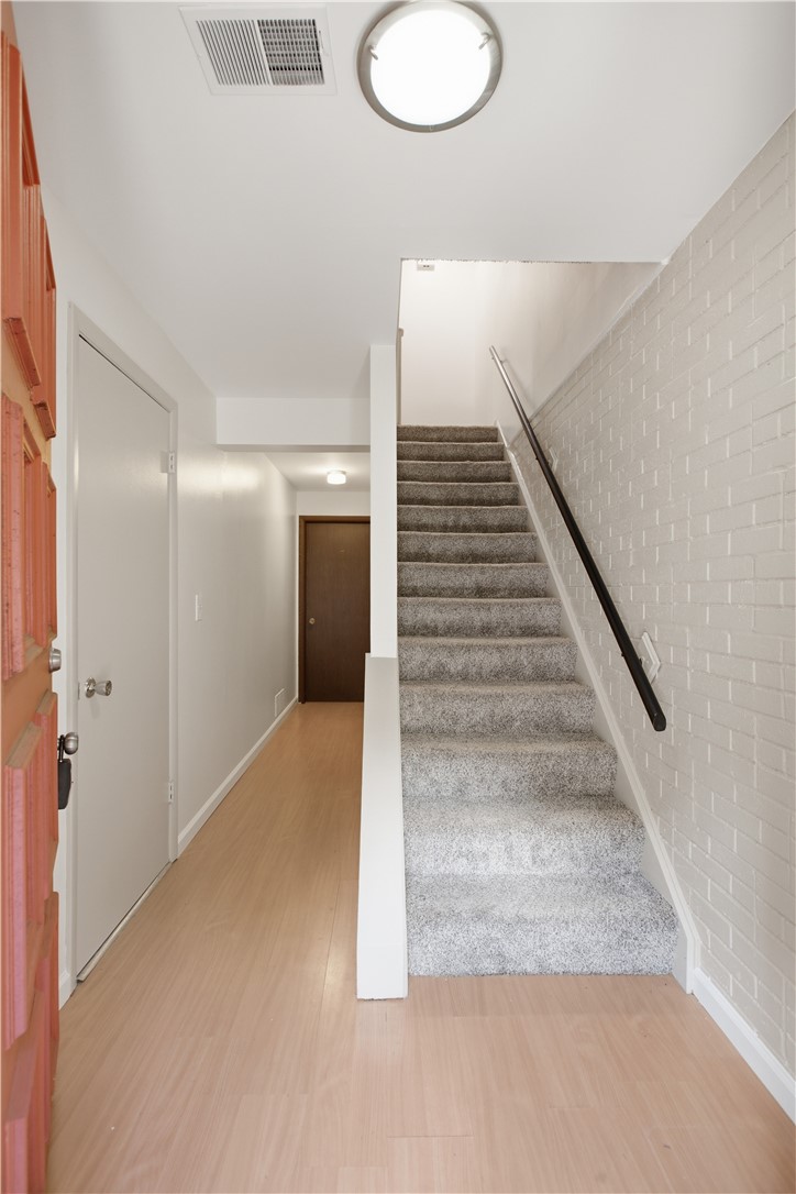 604 Maplewood Ct — photo 5