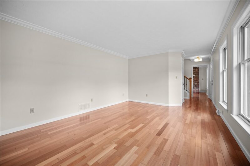 822 Venetia Rd — photo 4