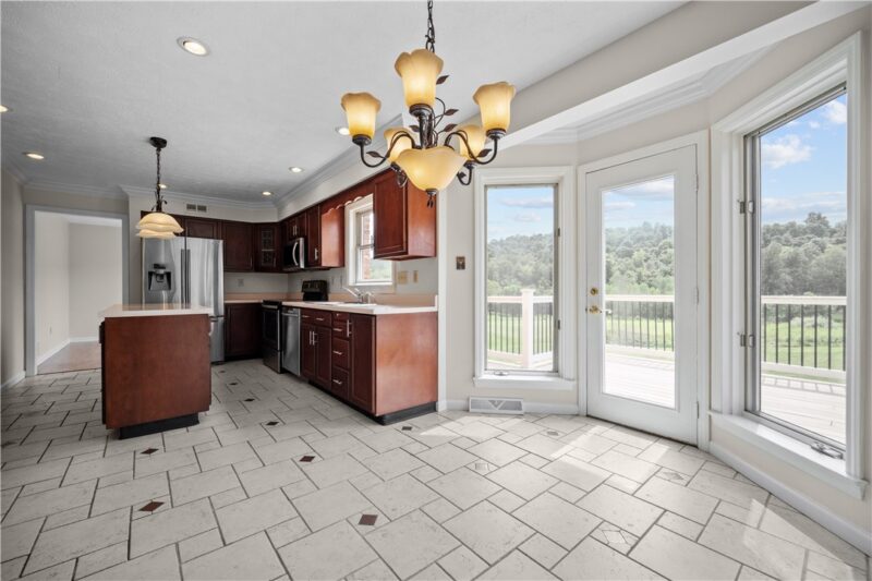 822 Venetia Rd — photo 8
