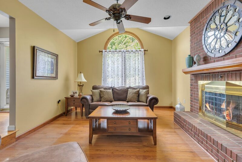 114 Kaye Cir — photo 6