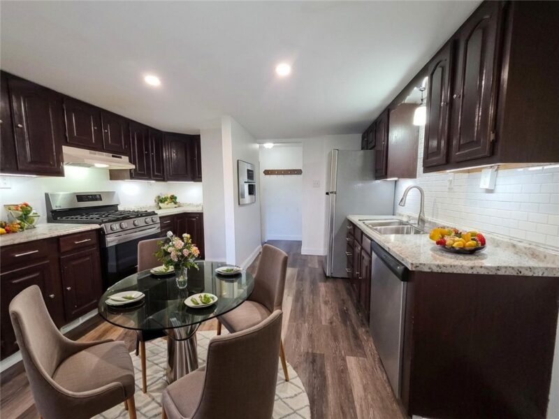 3401 Margaret St — photo 3