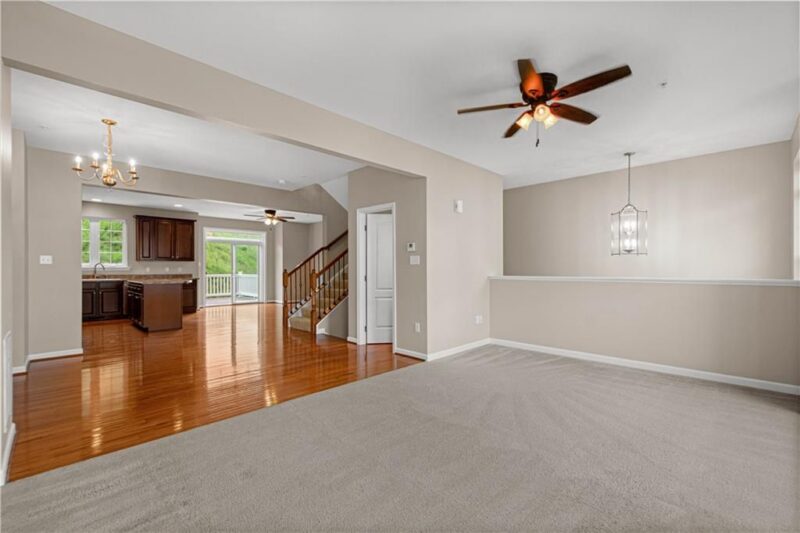 6 REMINGTON DR — photo 8