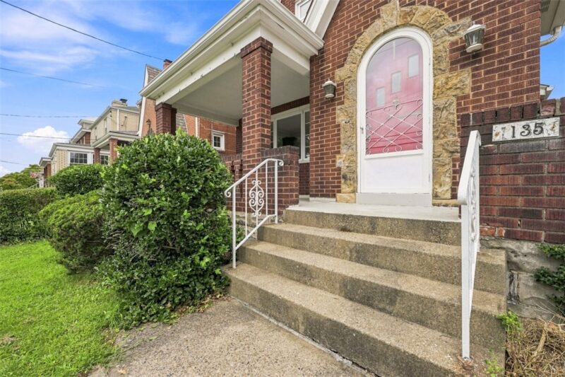 1135 Premier St — photo 3