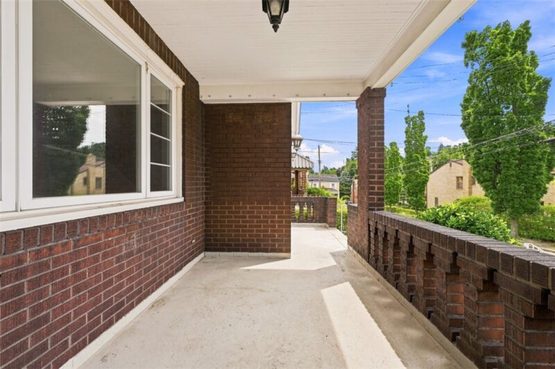 1135 Premier St — photo 5
