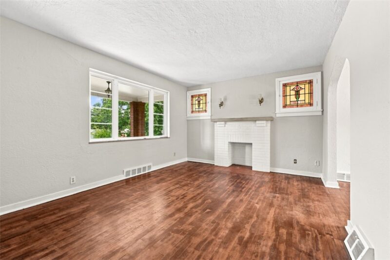 1135 Premier St — photo 8