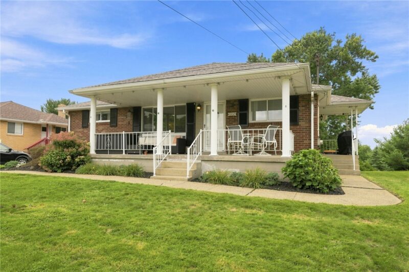 2202 Juanita Dr — photo 2