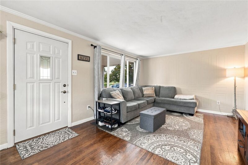 2202 Juanita Dr — photo 4