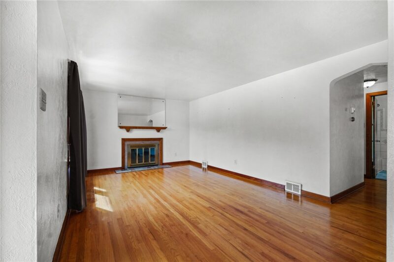 1031 Connor Rd — photo 3