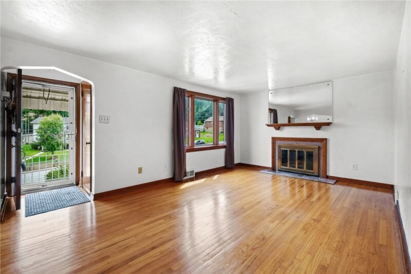 1031 Connor Rd — photo 4