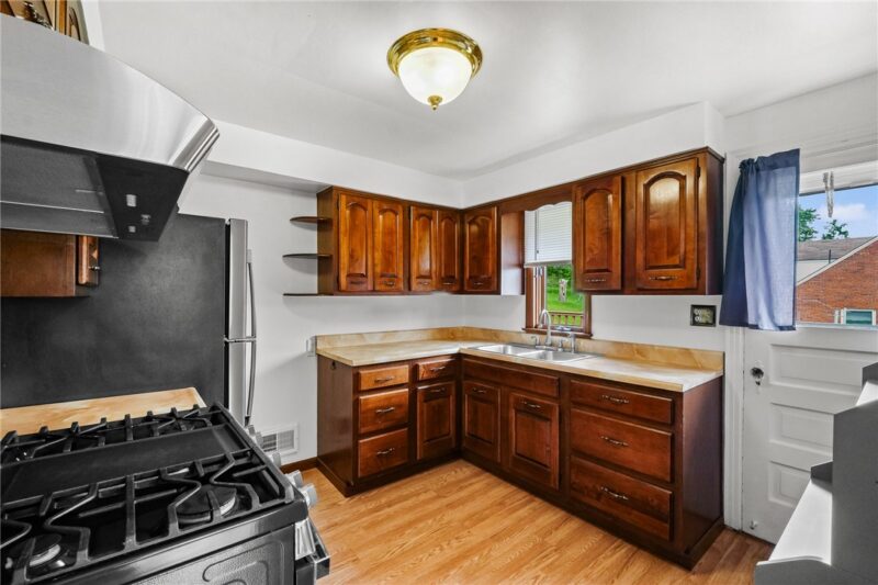 1031 Connor Rd — photo 8