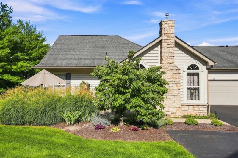 1715 Golf Course Drive — photo 2