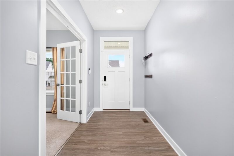1057 Wedgewood Dr — photo 2