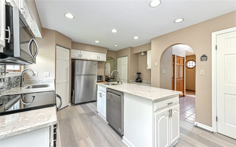 4847 Shamrogue Ct — photo 2