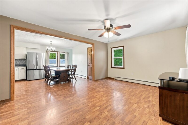 124 Thompson Rd — photo 4