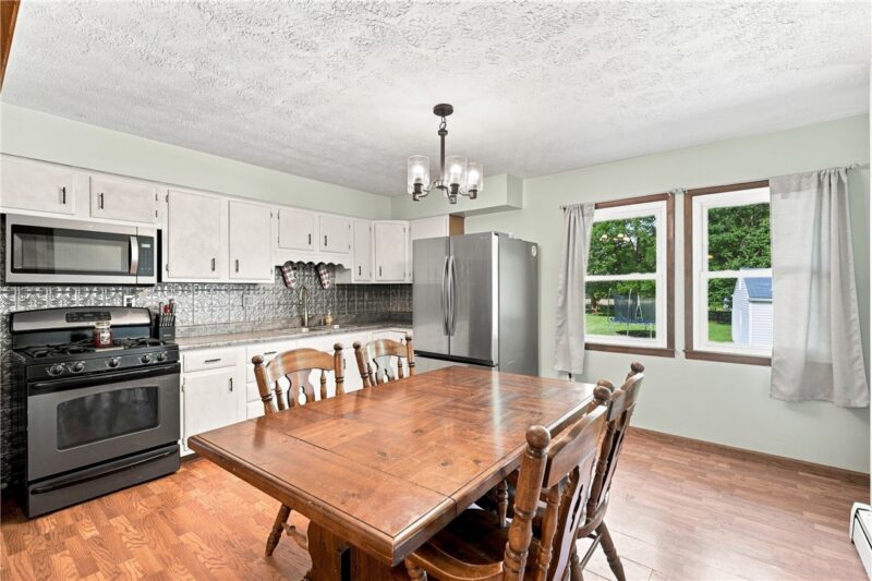 124 Thompson Rd — photo 6