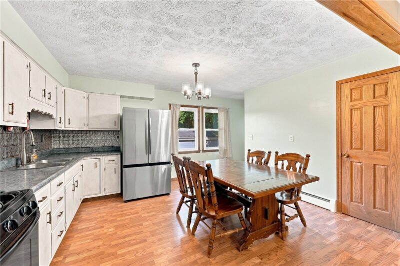 124 Thompson Rd — photo 7