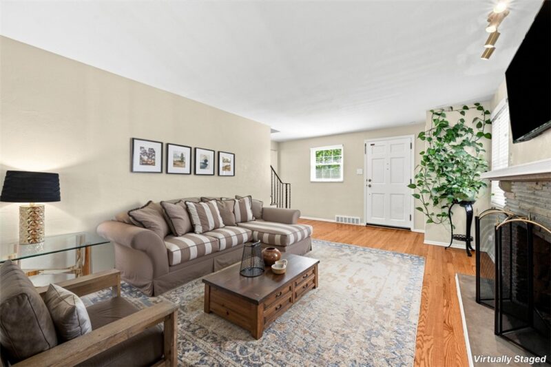 319 Questend Ave — photo 5
