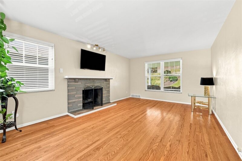 319 Questend Ave — photo 7