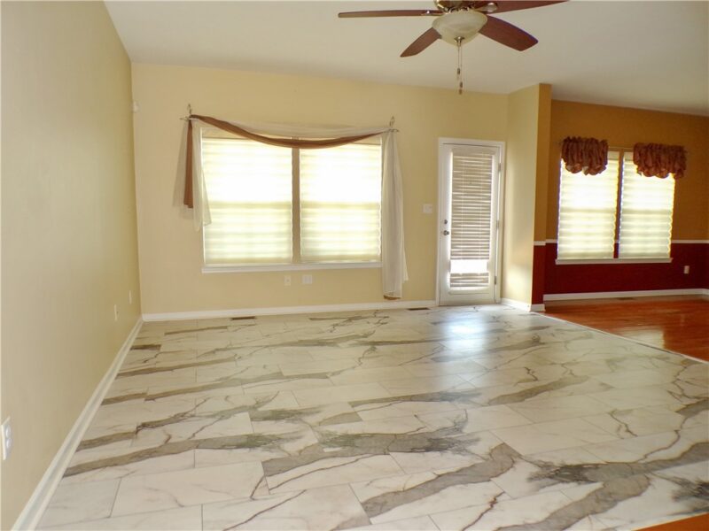 301 Maple Ridge Dr — photo 4