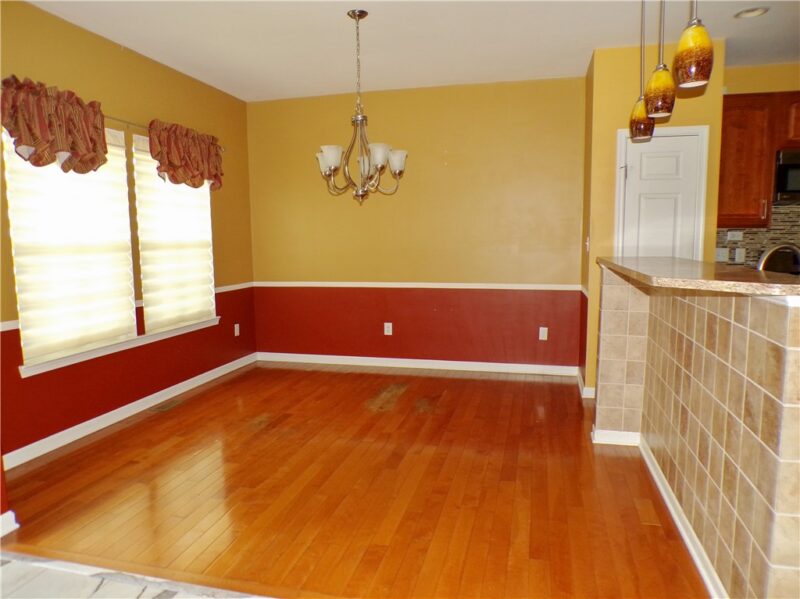 301 Maple Ridge Dr — photo 5