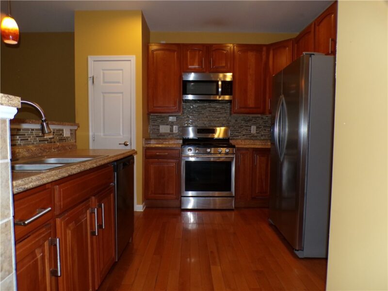 301 Maple Ridge Dr — photo 6