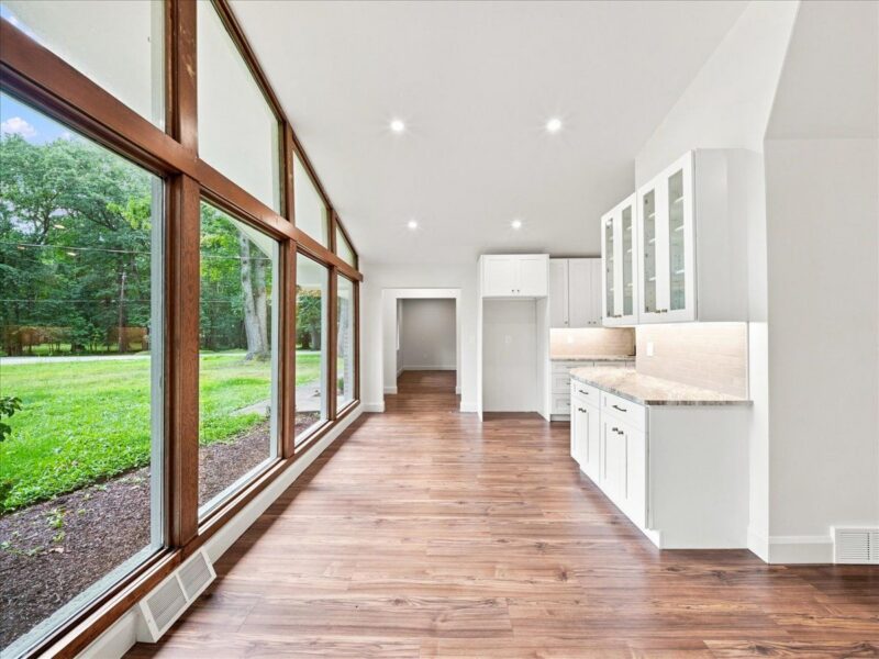 444 Leawood DRIVE — photo 8