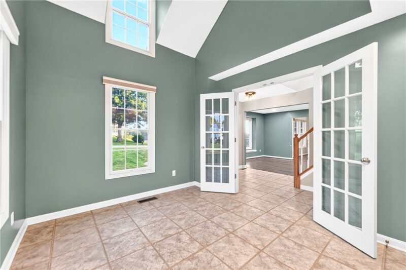 121 Pine Nut Drive — photo 4
