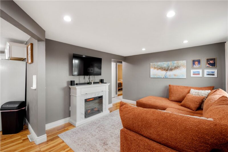 325 Conniston Ave — photo 5