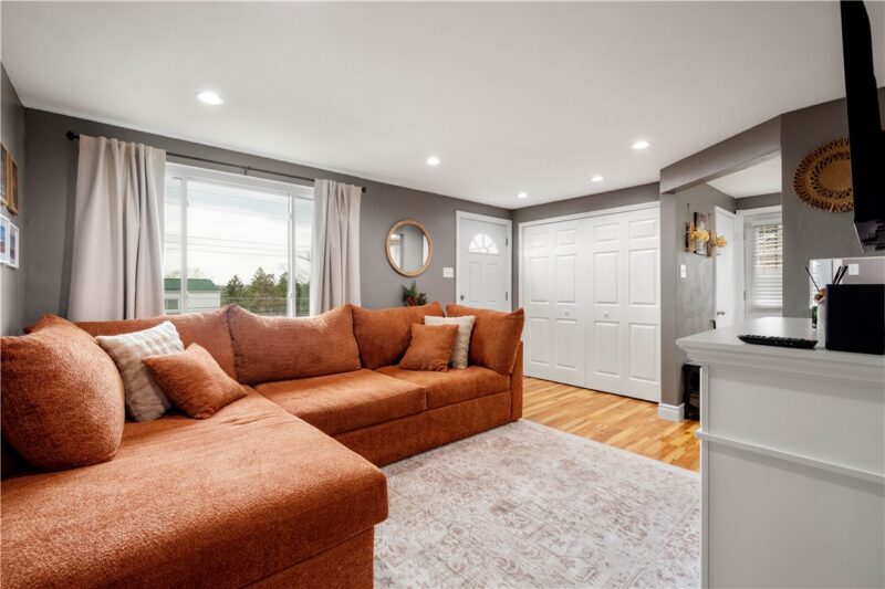 325 Conniston Ave — photo 7