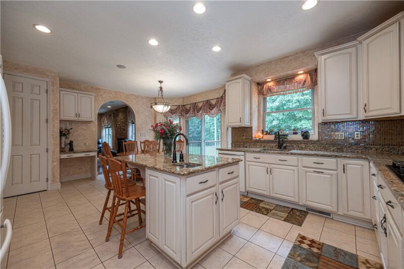 1032 Diane Lane — photo 6