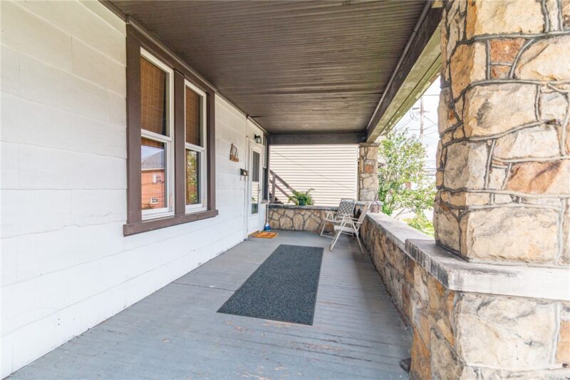 637 E 9th Ave — photo 3