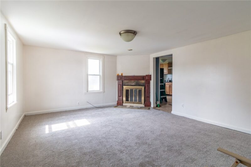 637 E 9th Ave — photo 4