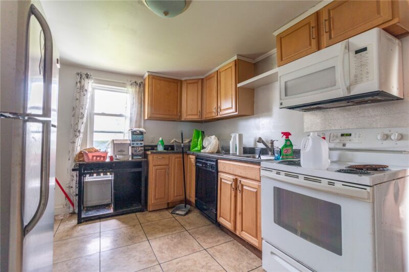 637 E 9th Ave — photo 8
