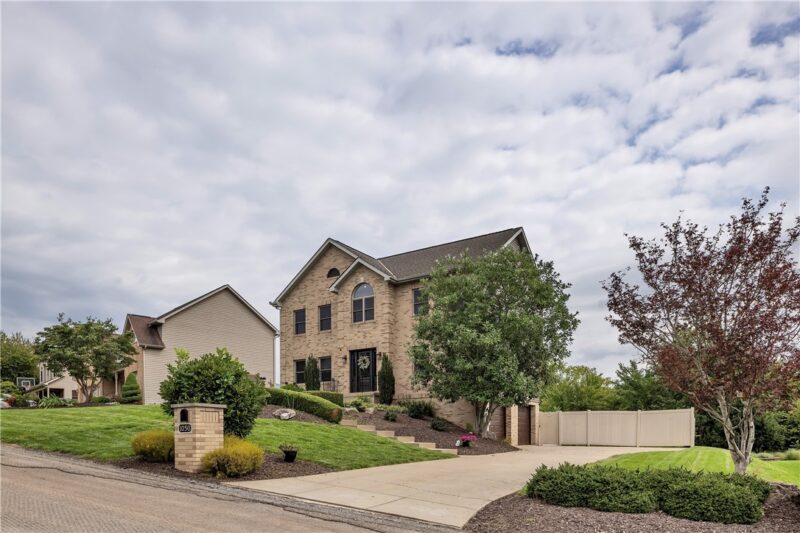 1050 Windy Oak Dr — photo 2