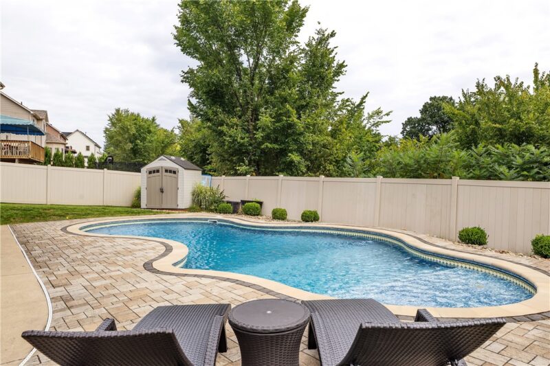 1050 Windy Oak Dr — photo 8
