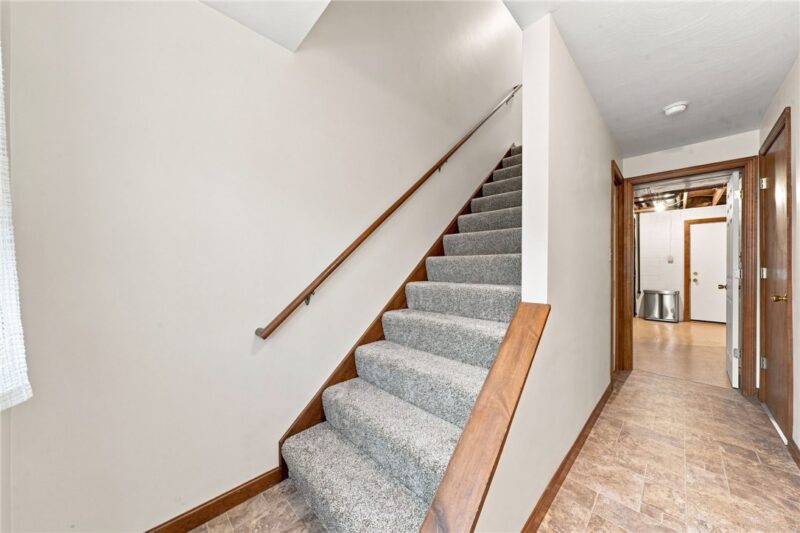 1124 CRANSTON DRIVE — photo 3