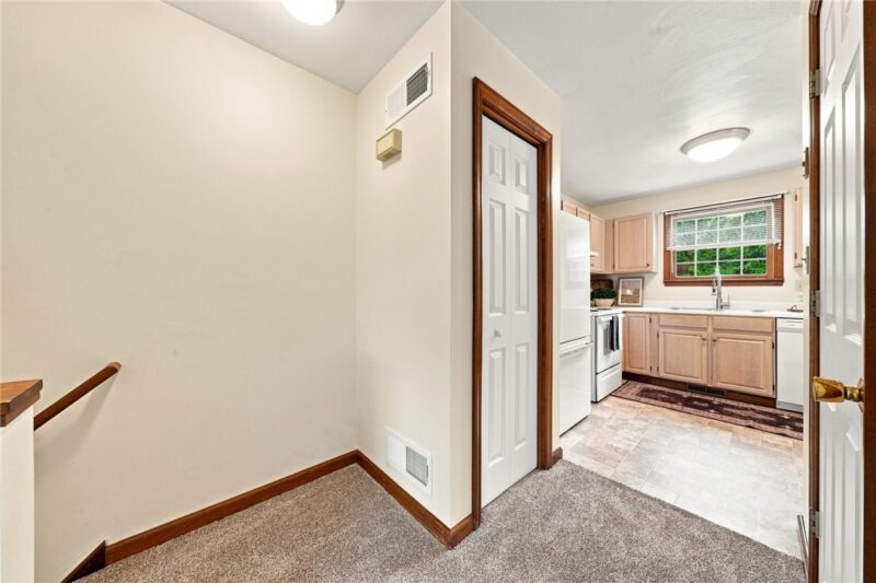 1124 CRANSTON DRIVE — photo 4