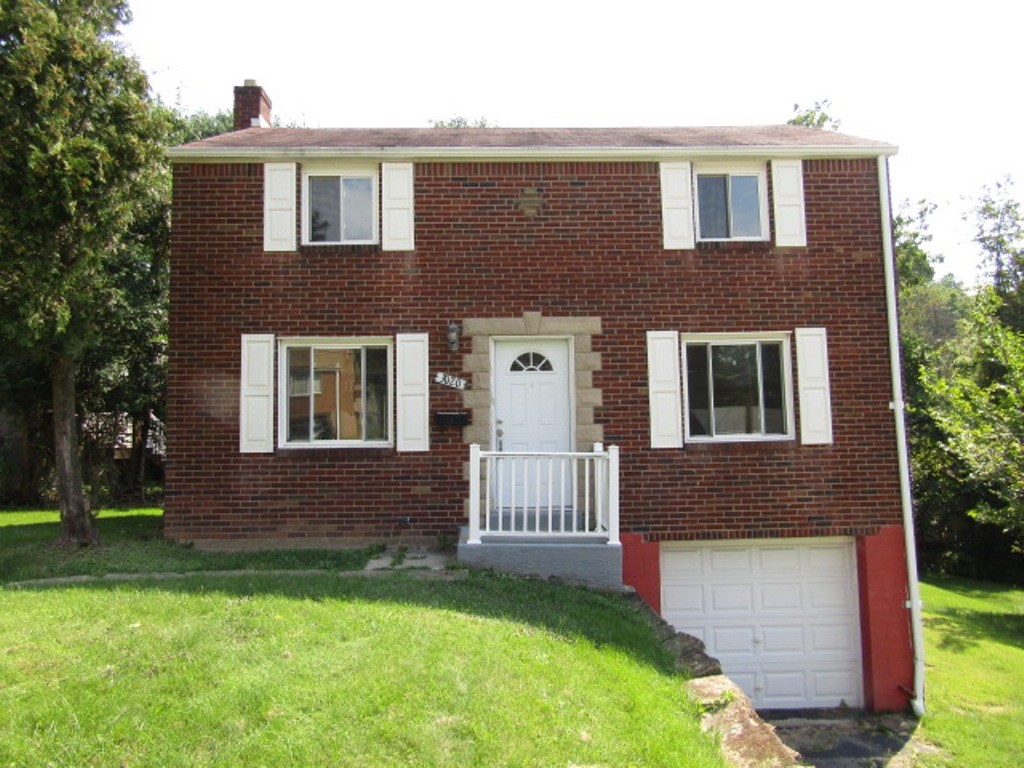 3020 Hebron Dr — photo 1