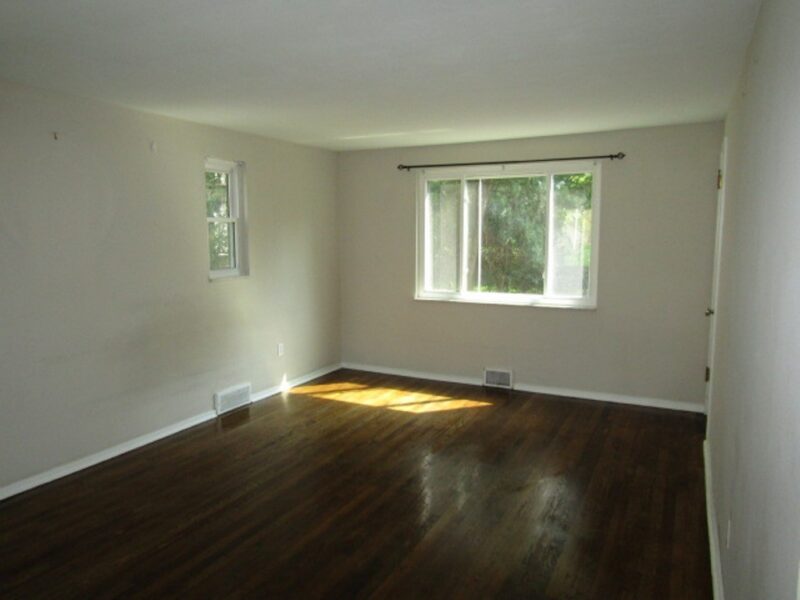 3020 Hebron Dr — photo 2